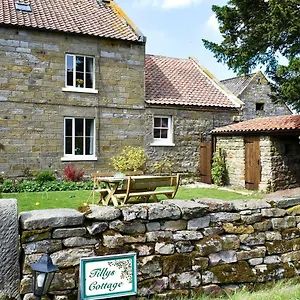  Holiday home Tillys